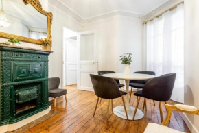 Abbesses - Superbe appartement avec cheminées